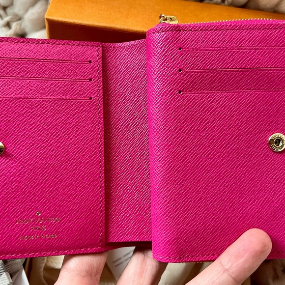 Sold x BNWT Louis vuitton Limited Edition pink canvas Lou wallet - Picture 6 of 12
